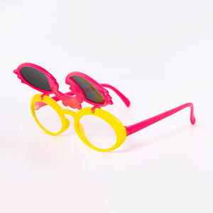 Gafas de Sol Infantiles Little Fish con Lentes de Resina, Protección UV 100%, Unisex, Montura Estilo Flip-Top - Product Image 1