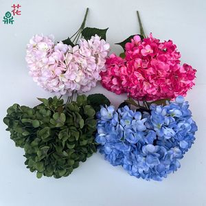 Ramos de Hortensias de Seda, Decoración para Bodas, Decoración de Mesa, Juego de Cinco Cabezas de Flores Artificiales en Rosa, Azul y Verde - Product Image 1