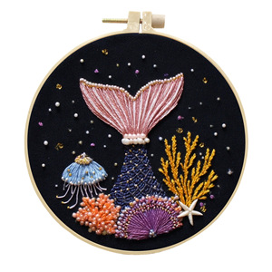 Kit de broderie DIY Queue de Sirène avec cerceaux à broder, fils, aiguille à poinçon et point de croix - Product Image 5