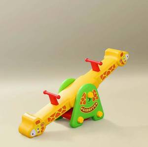 Équipement de balançoire en plastique de conception de <span class=keywords><strong>girafe</strong></span> d'animal mignon de haute qualité pour la maternelle préscolaire petite balançoire extérieure pour des enfants - Product Image 3