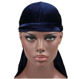 Venta al por mayor: Nuevos durags de terciopelo unisex, pañuelos turbantes, gorros transpirables de cola larga para hombres y mujeres, gorras de pirata, diademas de hip hop. - Product Image 2