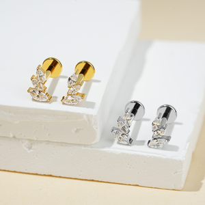 ต่างหูไทเทเนียมเกรด ASTM F136 รุ่น Right Grand ขนาด 16G ประดับเพชร CZ รูปทรง Marquise สำหรับเจาะ Tragus, Helix, Conch, Lobe, Rook, Cartilage, Leaf Climber, Flat Back และ Labret - Product Image 5
