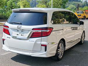 Honda Elysion 2016 de 7 Plazas, Puertas Corredizas Eléctricas Dobles, LED, 4 Bolsas de Aire, 3 Asientos de Cuero, Manual, <span class=keywords><strong>Macpherson</strong></span> Doble - Product Image 6