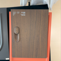 Portes d'armoires de cuisine classiques en bois massif Happy Houses sur mesure pour salle de bain, villa, appartement et centre commercial – Échantillon gratuit, CAO, livraison mondiale