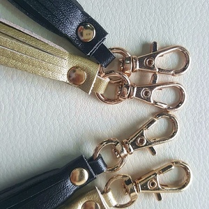 <span class=keywords><strong>Porte</strong></span>-<span class=keywords><strong>clés</strong></span> gland en <span class=keywords><strong>cuir</strong></span> coloré Utilisation polyvalente pour les décorations de vêtements Rideaux Téléphones portables - Product Image 3