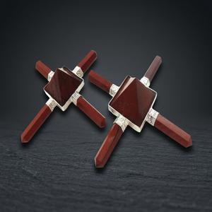 Generadores de Energía de Pirámide de Jaspe Rojo con Gemas, Estilo Feng Shui Europeo, Cristal Curativo, Decoración del Hogar, Tallado a Mano - Product Image 1