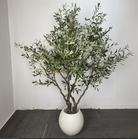 Hochwertiger, maßgefertigter, großer, dekorativer, geschmiedeter Bodenpflanzen-Blumentopf mit künstlichem Olivenbaum aus Premium-Seidenmaterial