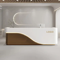 Comptoir d'accueil durable et économique pour centre sportif, design moderne, idéal pour clinique/salon de beauté