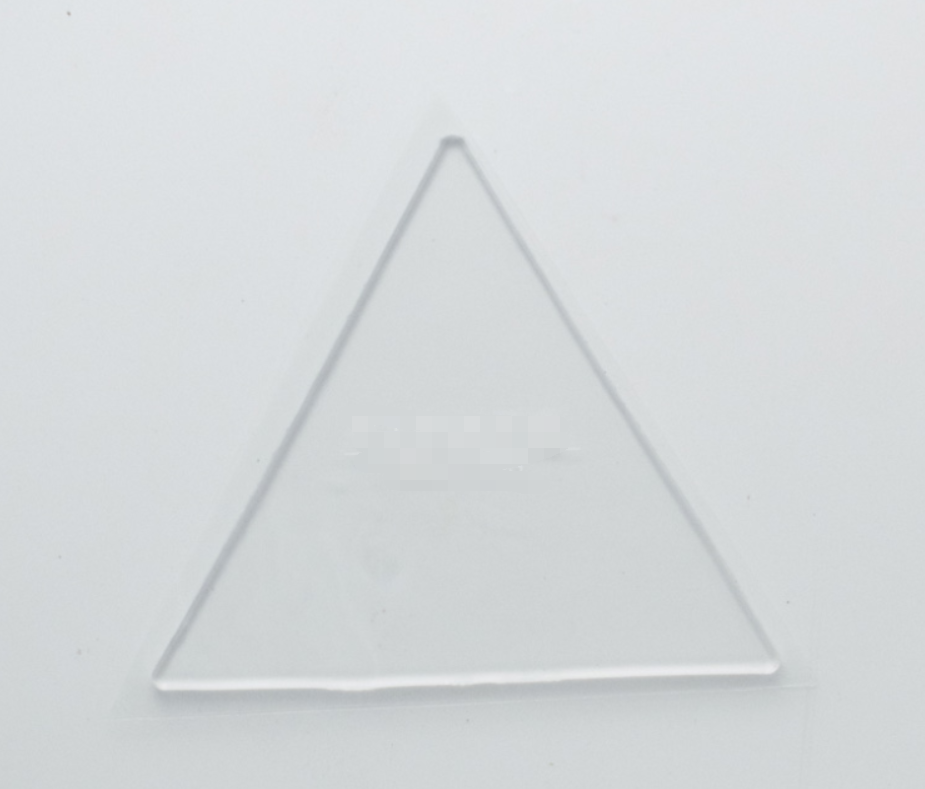 Triángulo transparente