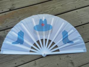 Ventilador de mano plegable grande de bambú con logotipo personalizado de 33CM - Product Image 2