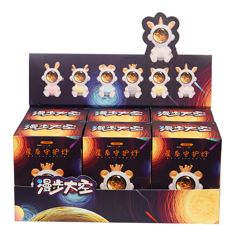 Un set di 6 scatole