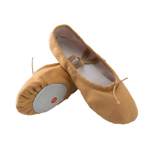 Venta al por mayor OEM barato niñas mujeres <span class=keywords><strong>de</strong></span> cuero genuino danza estiramiento <span class=keywords><strong>lona</strong></span> zapatos <span class=keywords><strong>de</strong></span> <span class=keywords><strong>ballet</strong></span> - Product Image 1