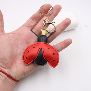 Colgante de mariquita de cuero PU de moda, llavero de mariquita, colgante para bolso, decoración para mujer y niña - Product Image 2
