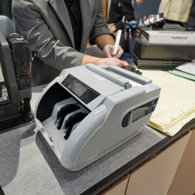 Multi Currency Bank Grade Automatic Bill Counting Machine with 220V/110V Power High-Speed Cash Counter