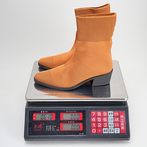 Bottines mi-mollet en tricot extensible style rétro pour <span class=keywords><strong>femme</strong></span>, à bout pointu, talon carré, semelle en caoutchouc antidérapante, à enfiler, élastiques, chaussures de mode - Product Image 5
