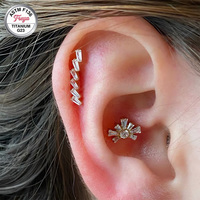 Freya ASTM-F136 Titane Filetage Interne Zircon Plat pour Piercing Hélix Cartilage Lèvre Bijoux Corporels Or Argent Vente en Gros