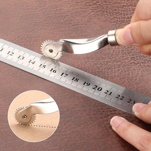 Tessuto di cuoio leggero seghettato ruota di tracciamento per i progetti fatti a mano superficie liscia utensile a mano - Product Image 1