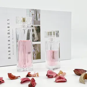Leverancier Premium Kwaliteit 30Ml 50Ml Transparante Zware Bodem Lege Driehoek Glazen Parfumfles Met Dop Voor Geur Attar