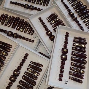 Nieuwe aanwinst: handgemaakte acryl opzetnagels met nagelsets, gepersonaliseerde logo dozen, ontwerp voor vingerapplicatie. - Product Image 4