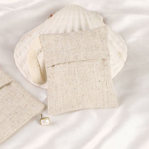 Sac carré en coton personnalisé avec cordon de serrage, logo et couleur sur mesure - Pochette élégante pour petits bijoux et lunettes de soleil, idéale pour l'emballage cadeau - Product Image 5