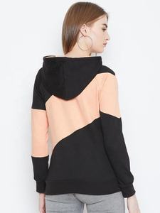 Sudadera con capucha bloqueada para mujer, de Color negro y melocotón, temporada Invierno - Product Image 2