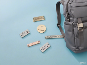 Venda quente de alta qualidade de etiquetas de logotipo de <span class=keywords><strong>metal</strong></span> placas de <span class=keywords><strong>metal</strong></span> para roupas - Product Image 2