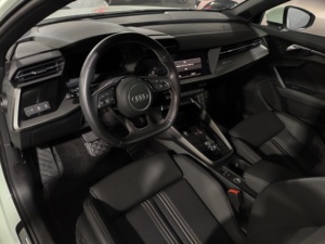 Audi <span class=keywords><strong>A3</strong></span> <span class=keywords><strong>S</strong></span> <span class=keywords><strong>line</strong></span> <span class=keywords><strong>2023</strong></span> |   Peinture d'origine |   30400 Km |   1.4T Turbocompressé |   Sièges sport en cuir et tissu |   Chine |   Exportateur de voitures d'occasion - Product Image 4