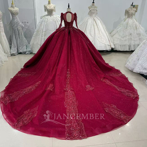 Robe de soirée rouge à sequins à manches longues avec traîne XS203 pour femme - Product Image 4