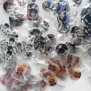 Éventail en plastique de 5 cm personnalisé avec impression d'image Kpop, mini-picket Kpop, idéal pour les goodies de concert Kpop - Product Image 1