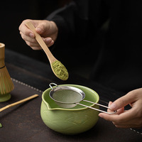 Bol en céramique Wave Matcha + Ensemble de thé au design Japandi durable et écologique de forme irrégulière