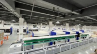 Ligne d'assemblage de modules de batteries au lithium entièrement automatisée 12PPM 380V 6000W avec système de gestion des données MES pour usine de fabrication de VE et de systèmes de stockage d'énergie (ESS)