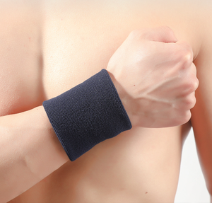 AOFIT สายรัดข้อมือแบบสปอร์ตสำหรับผู้ชายผู้หญิงเด็ก-ผ้าฝ้ายเทอร์รี่ระบายอากาศได้ดีไม่ลื่นสำหรับการฝึกซ้อมเทนนิส - Product Image 4