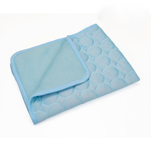 Großhandel Extra große Sommer Haustier Kühl matte Moderne zusammen klappbare Stoff Katze/Hund Eis <span class=keywords><strong>Pad</strong></span> Decke für Sofa oder Bett - Product Image 5