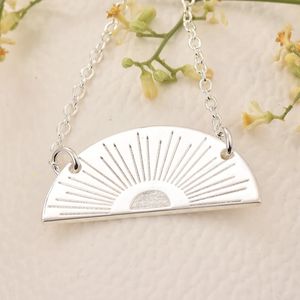 Collares de Moda al por Mayor de Acero Inoxidable para Mujer, Colgante de Media Luna con Dije de Amanecer y Atardecer para la Amistad - Product Image 5