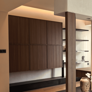 Ensemble <span class=keywords><strong>de</strong></span> meubles <span class=keywords><strong>de</strong></span> style bois <span class=keywords><strong>de</strong></span> style mi-siècle : armoire à chaussures d'entrée, buffet <span class=keywords><strong>de</strong></span> salle à manger, armoire murale <span class=keywords><strong>de</strong></span> salon. - Product Image 1