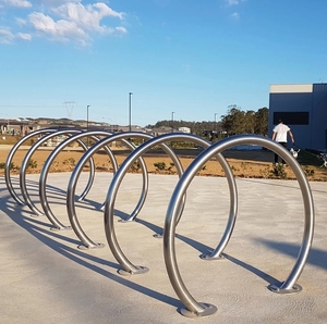 Soporte de bicicleta de acero inoxidable, soporte de estacionamiento de ciclo montado en superficie circular, estante de exhibición de bicicleta tipo U, estante de acero SS - Product Image 2