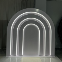 Arche de scène de mariage incurvée en acrylique LED sur mesure, support de toile de fond pour décoration de scène de mariage, fournitures pour fêtes et événements