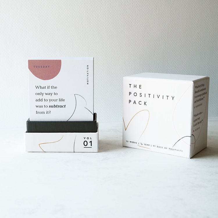 Иллюстрационные вдохновляющие открытки с позитивными подтверждениями, помогающие ежедневно поощрять и заботиться о себе