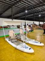 Plateforme flottante combinée SUP et catamaran en DWF à points de soudure personnalisés avec kit complet pour la location commerciale d'activités nautiques en station balnéaire