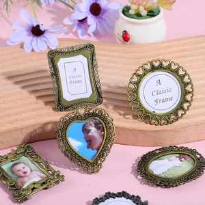 Custom Antique Metal Wholesale Bulk <b>Picture</b> <b>Frames</b> <b>Small</b> Round Retro Zinc Alloy Table Top Photo Display <b>Frame</b> - Product Image 3