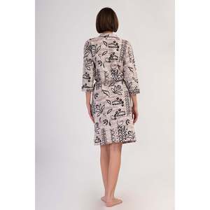 ชุดคลุมอาบน้ำผู้หญิงหรูหรา แขน 3/4 มีกระเป๋า ปรับแต่งโลโก้ได้ เนื้อผ้าสแปนเด็กซ์ระบายอากาศ ไซส์พลัส สำหรับฤดูหนาว ลายพิมพ์เรียบ - Product Image 1