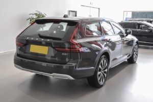 <span class=keywords><strong>Volvo</strong></span> <span class=keywords><strong>V90</strong></span> <span class=keywords><strong>Cross</strong></span> <span class=keywords><strong>Country</strong></span> <span class=keywords><strong>2022</strong></span> B5 AWD Inscription Edition essence, véhicule familial d'occasion à vendre à l'exportation - Product Image 6