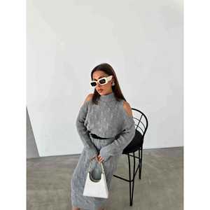 Vestido de punto con cinturón gris S, casual, de manga larga, cuello alto y hombros descubiertos - Product Image 1