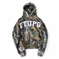 Blouson matelassé camouflage à capuche pour homme avec fermeture éclair intégrale, manteau d'extérieur matelassé, détails de patchs imprimés et style streetwear décontracté