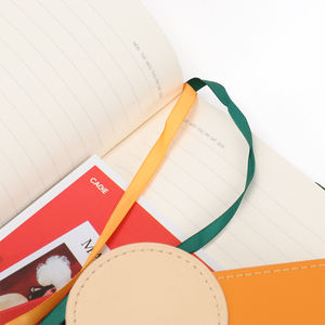 Klassiek, eenvoudig notitieboekje met lederen bladwijzer voor schrijven, cadeaus en persoonlijk gebruik - Product Image 3