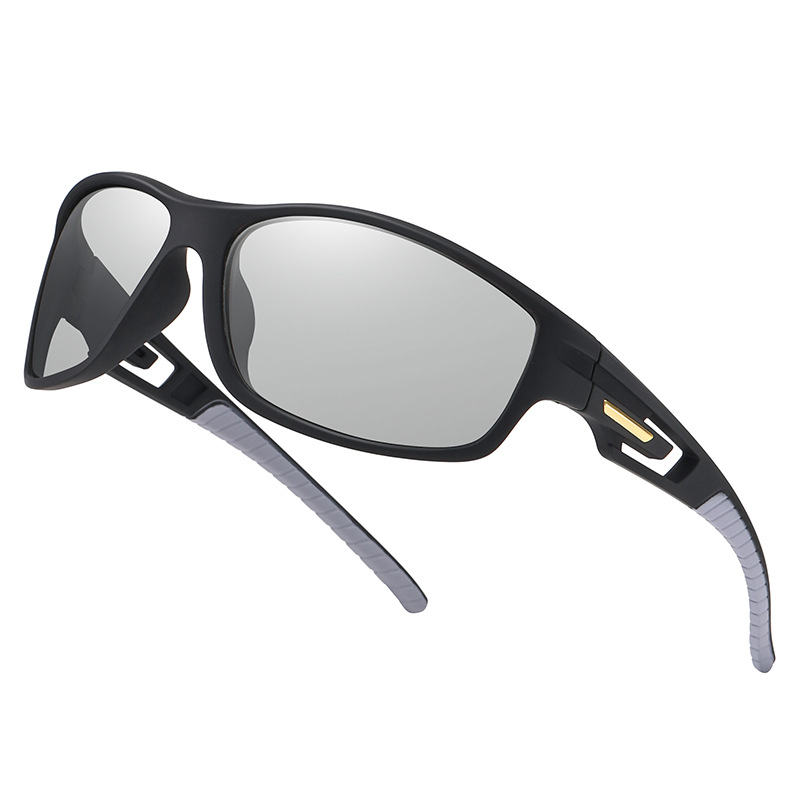 Black photochromic