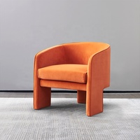 Fauteuil une chaise touffée de salon, design italien personnalisé, idéal pour un canapé