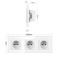 Enchufe de pared estándar de la UE de 228*86mm Triple 16A con Panel de vidrio templado 3 salidas de CA de Alemania para el hogar