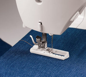 Máquina de Coser <span class=keywords><strong>SINGER</strong></span> Doméstica 8280, Tipo Electrónico, Multifuncional, <span class=keywords><strong>para</strong></span> Telas Gruesas, con Función de Overlock - Product Image 4