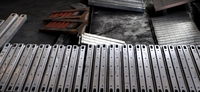 Centre d'usinage vertical à portique à broche unique 3 axes, machine de fraisage CNC à prix compétitif